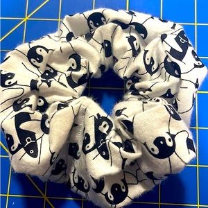 Penguin scrunchie